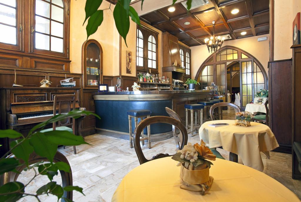 Hotel Astoria Genova Esterno foto